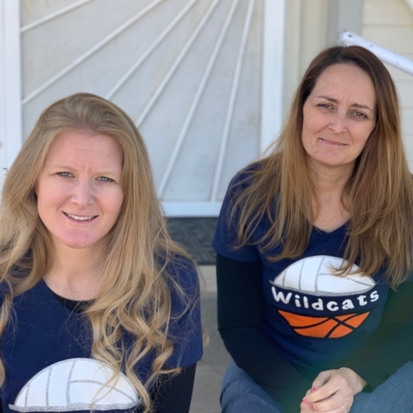 Meet Your Poshers, Kelly & Kara - Picture 1 of 1